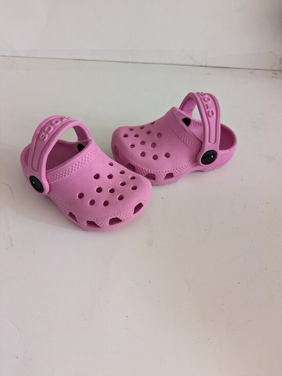 CROCS Other - CROCS Kids Pink Foam CROCS Sandals Size 4
